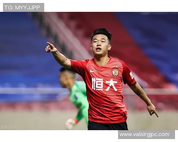 吾米提江中场调度助力球队战术升级与胜利之路探讨 吾米提江中场调度助力球队战术升级与胜利之路探讨