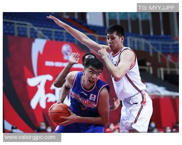 新疆队26号球员鲁吐布拉受伤缺阵,球队备战需调整阵容 新疆队26号球员鲁吐布拉受伤缺阵,球队备战需调整阵容