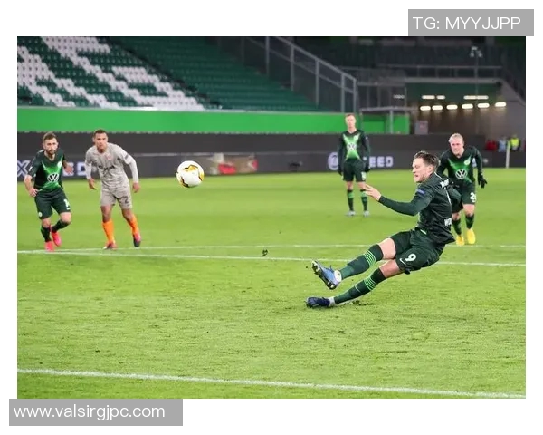 沃尔夫斯堡客场胜奥格斯堡,保级之路再添一记胜利 沃尔夫斯堡客场胜奥格斯堡,保级之路再添一记胜利